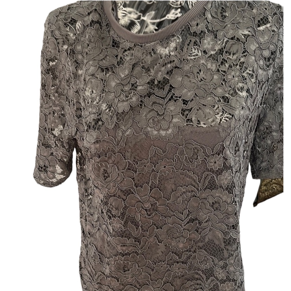 Gallery size large gray / taupe lace lined short sleeve  tee